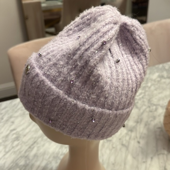 Steve Madden lavendar beanie with crystals and rhinestones stones - Picture 4 of 6